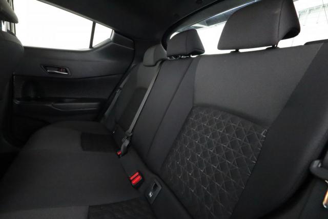 Toyota C-Hr image 7