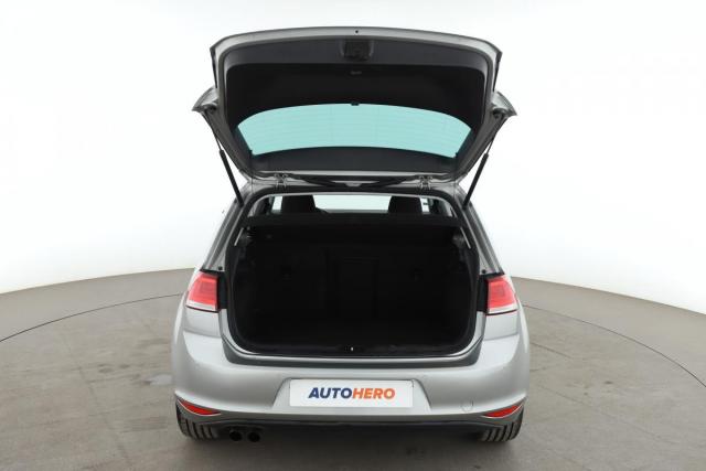Volkswagen Golf image 8