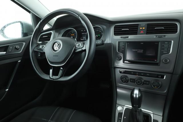 Volkswagen Golf image 4