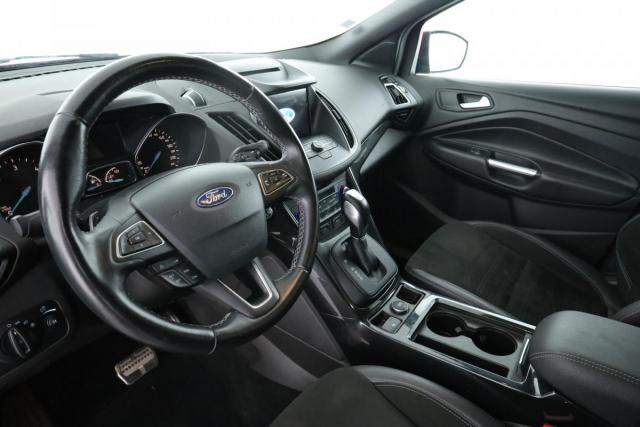 Ford Kuga image 8