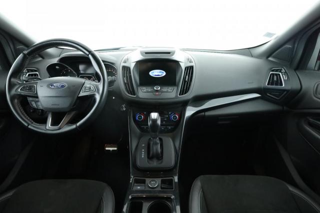 Ford Kuga image 3