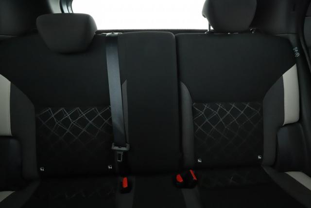 Nissan Micra image 5