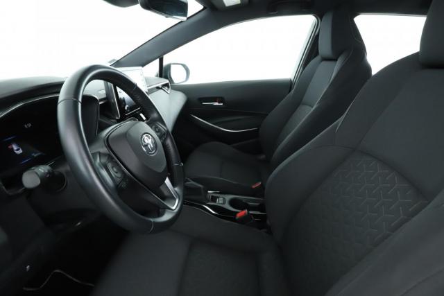 Toyota Corolla Touring Sports image 3