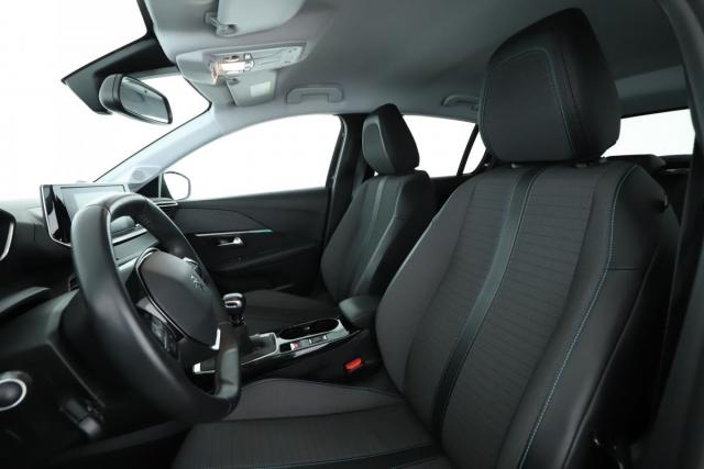 Peugeot 208 image 9