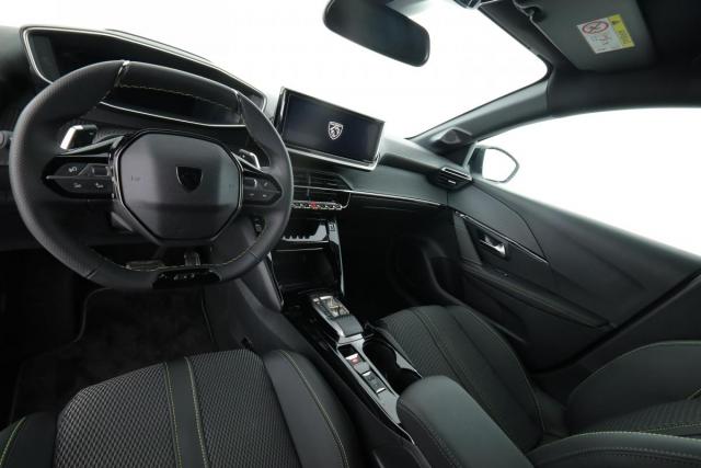Peugeot 208 image 8