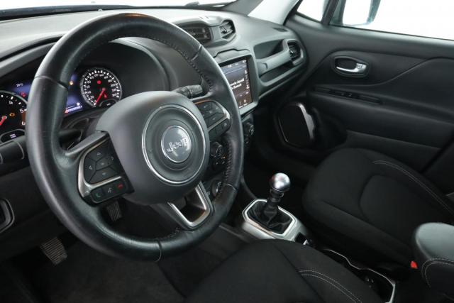 Jeep Renegade image 9