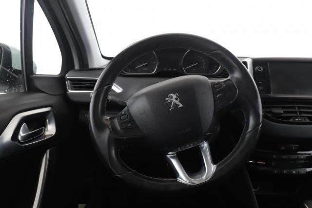 Peugeot 2008 image 2