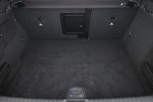 Mercedes Benz Gla image 8