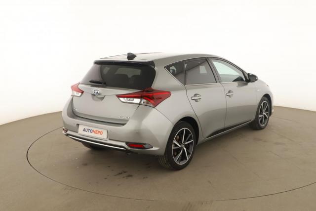 Toyota Auris image 6