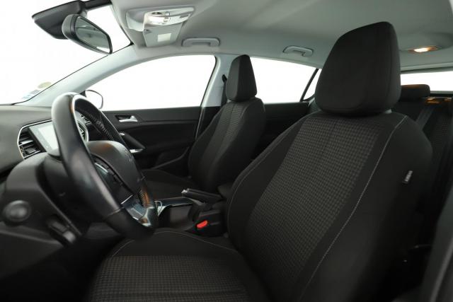 Peugeot 308 image 6