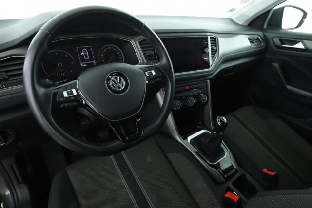Volkswagen T-Roc image 6