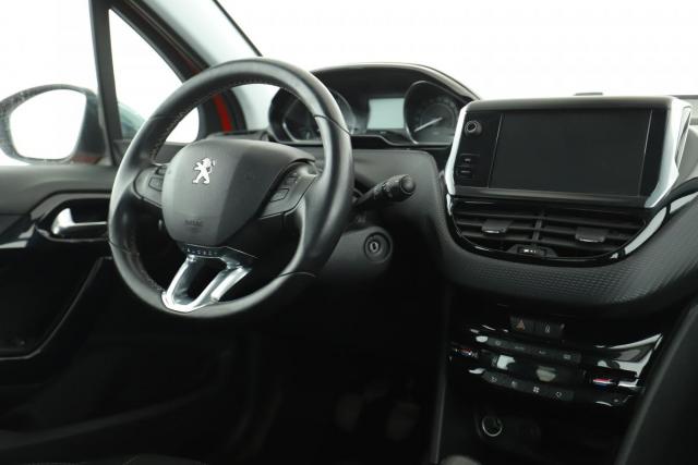 Peugeot 208 image 7