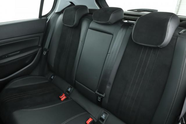 Peugeot 308 image 8
