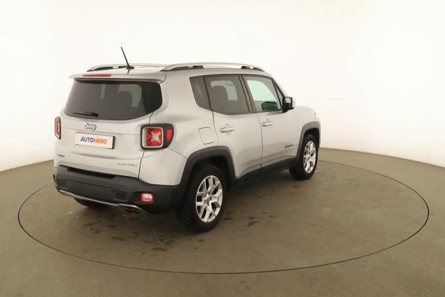 Jeep Renegade image 9