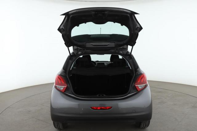 Peugeot 208 image 1