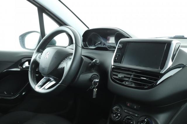 Peugeot 208 image 3