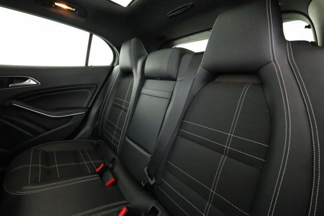 Mercedes Benz Gla image 9