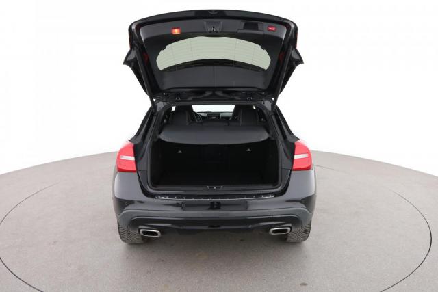 Mercedes Benz Gla image 1