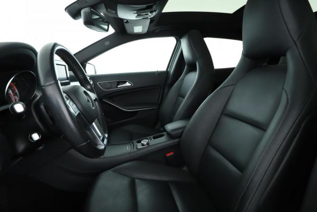 Mercedes Benz Gla image 6