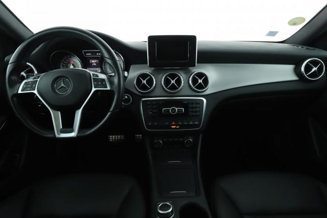 Mercedes Benz Gla image 1
