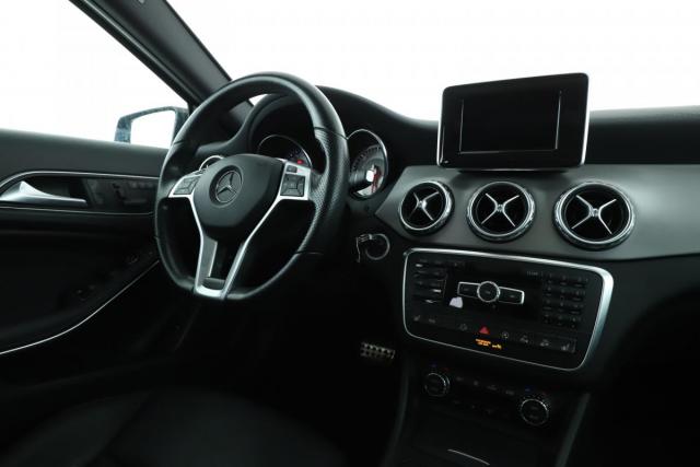 Mercedes Benz Gla image 2
