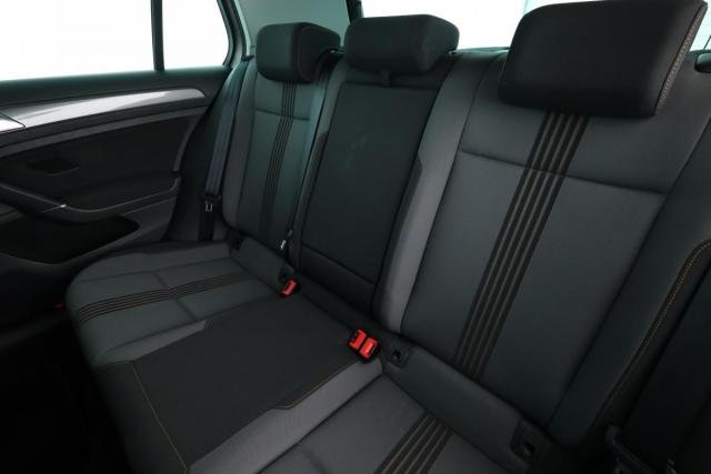 Volkswagen Golf image 3