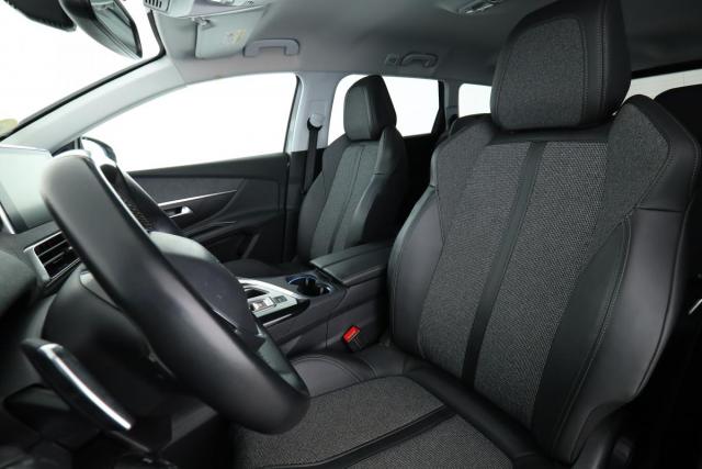 Peugeot 5008 image 1