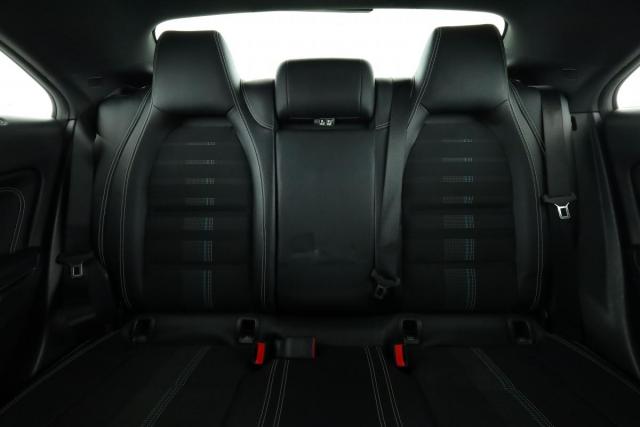 Mercedes Benz Cla image 2