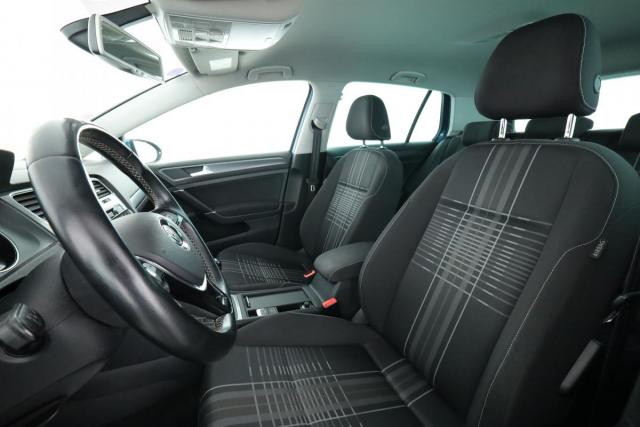 Volkswagen Golf image 6