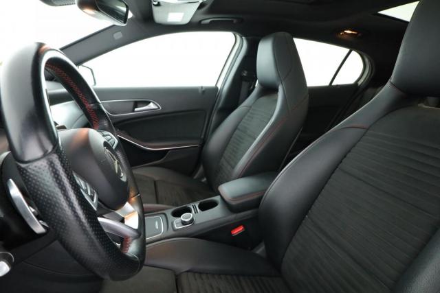 Mercedes Benz Gla image 8