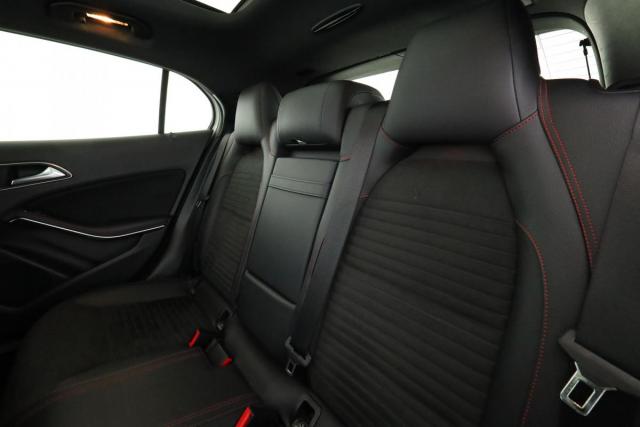 Mercedes Benz Gla image 5