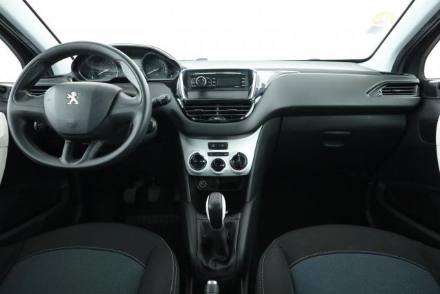 Peugeot 208 image 3