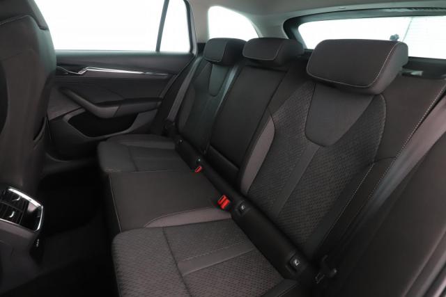 Skoda Octavia image 3