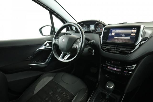 Peugeot 2008 image 3