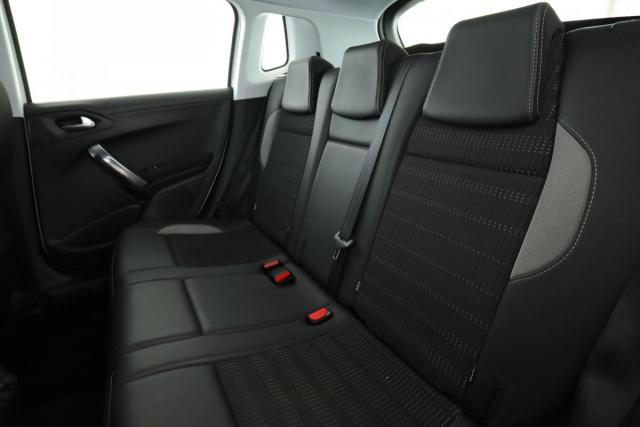 Peugeot 2008 image 5