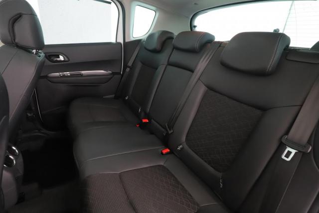 Peugeot 3008 image 8