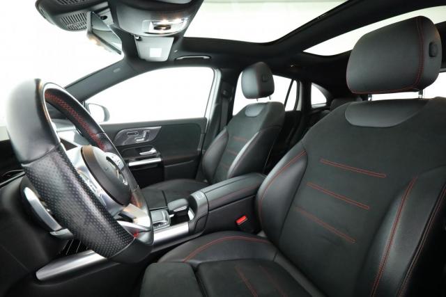 Mercedes Benz Gla image 9