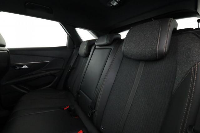 Peugeot 3008 image 2