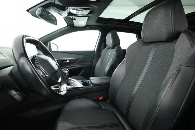 Peugeot 3008 image 2