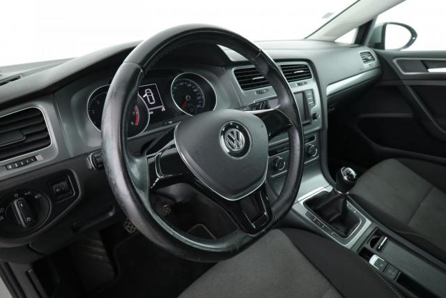 Volkswagen Golf image 6