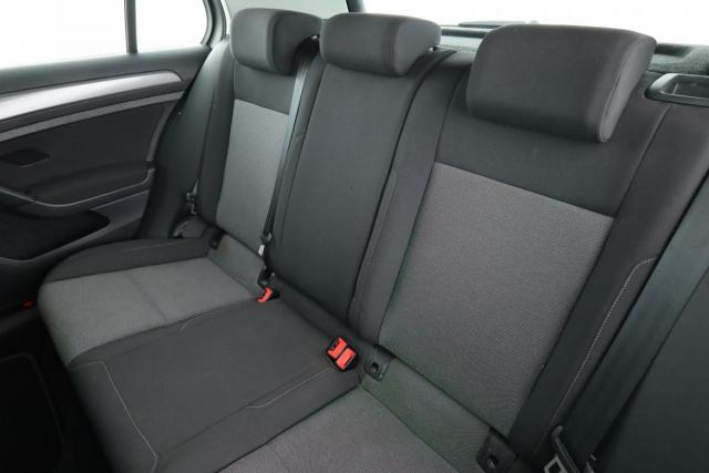 Volkswagen Golf image 8