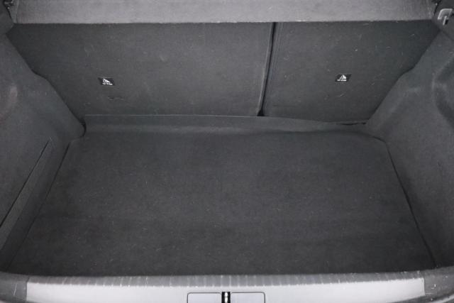Peugeot 208 image 9