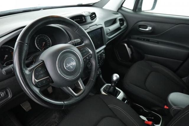 Jeep Renegade image 5