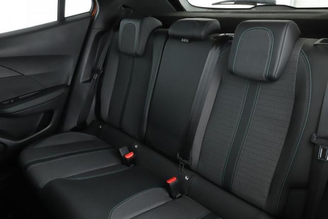 Peugeot 2008 image 1