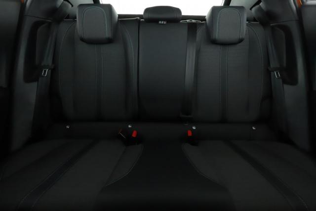 Peugeot 2008 image 2