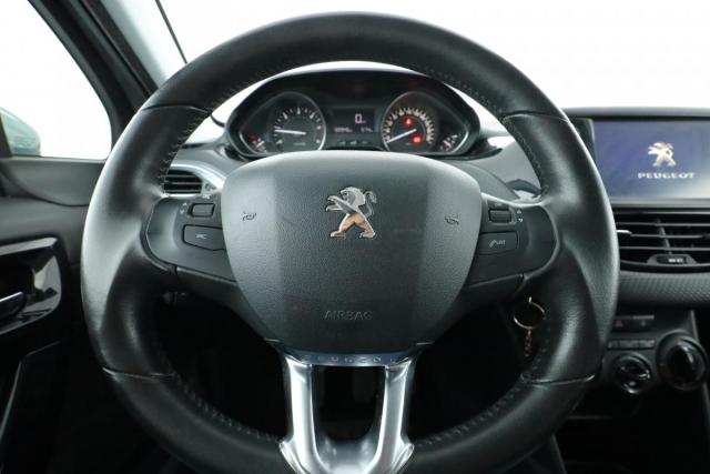 Peugeot 208 image 8
