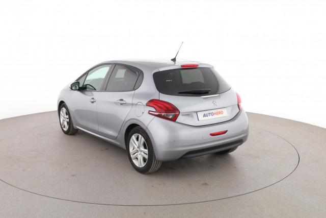 Peugeot 208 image 7
