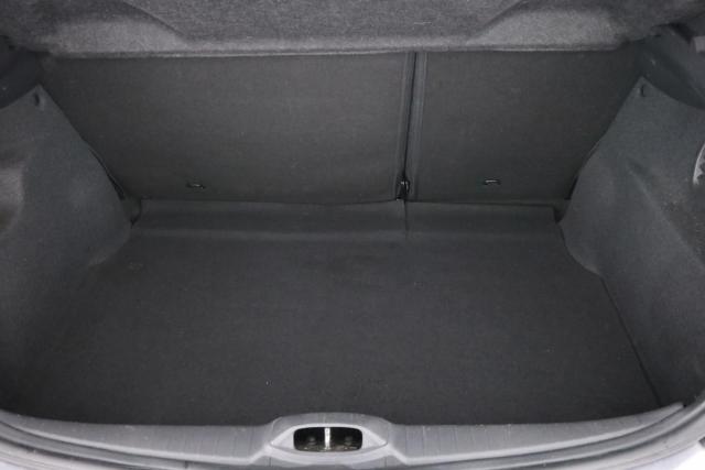 Peugeot 208 image 1