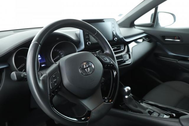 Toyota C-Hr image 4