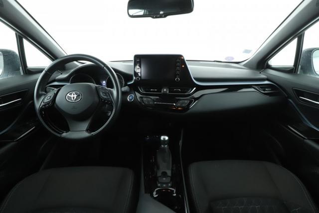 Toyota C-Hr image 6